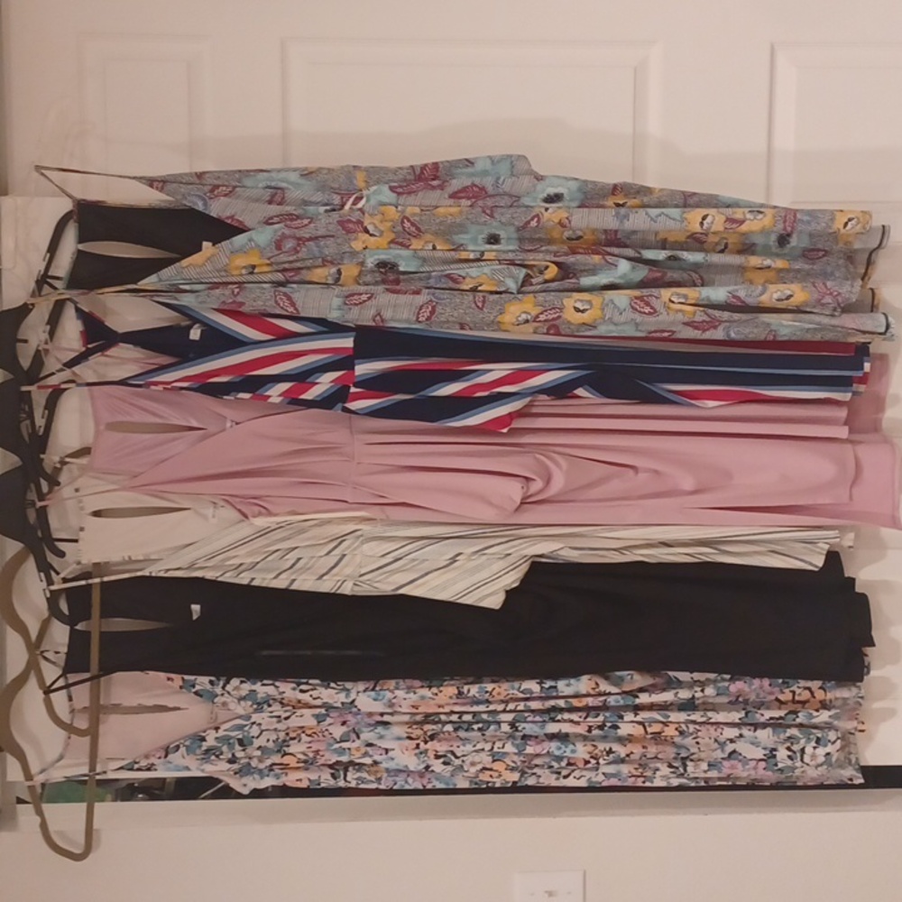 BCBGeneration Sleeveless Midi Dress With Pockets Large V Neck Lot